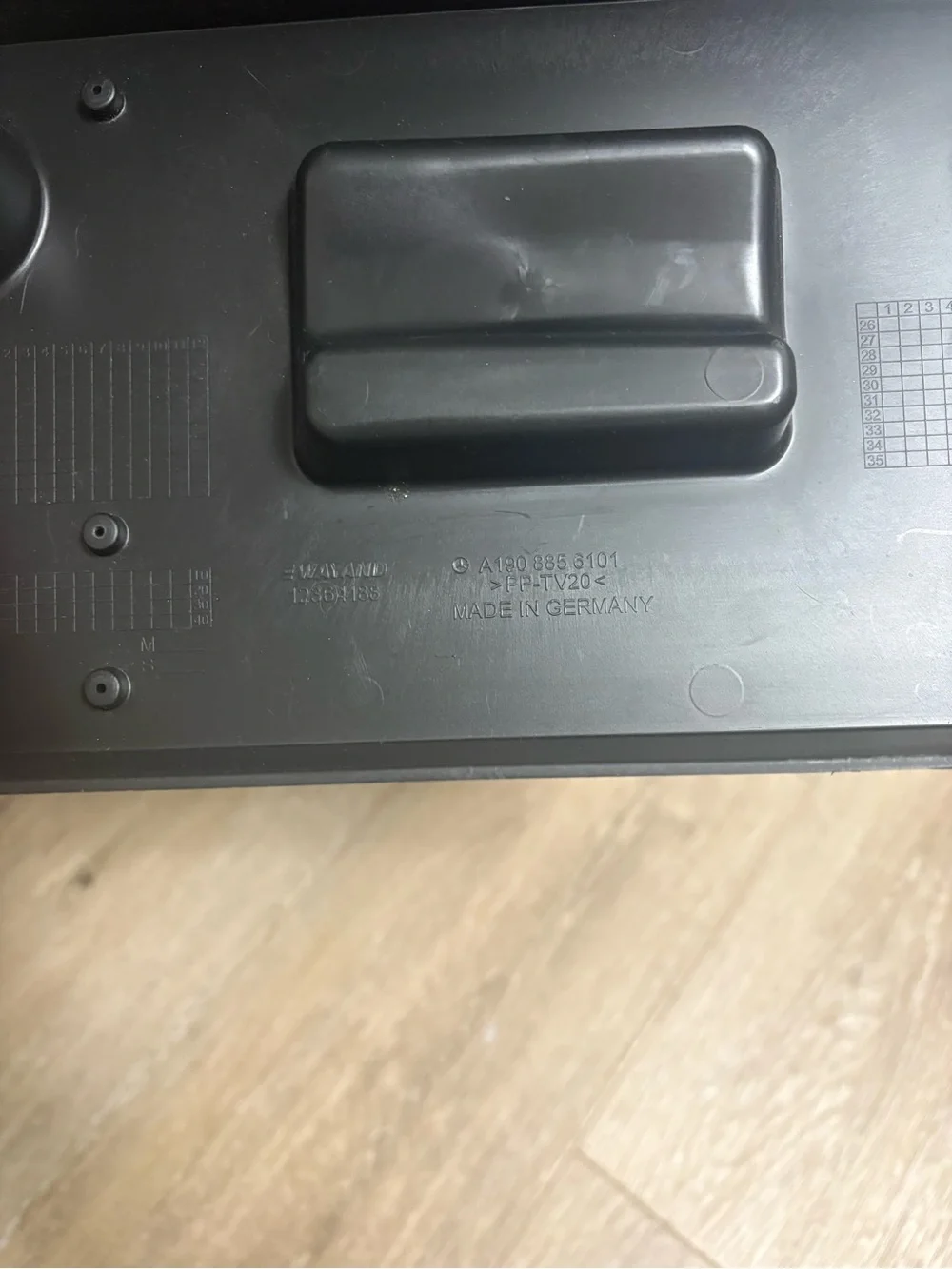 Genuine OEM Mercedes-Benz AMG GT GT S GT C Front License Plate Bracket A19088561